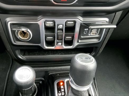Used 2020 Jeep Wrangler Unlimited Sport image 29