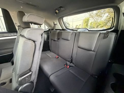 Used 2018 Toyota Highlander LE FWD image 17