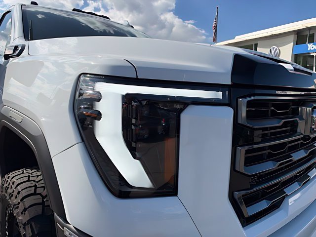Used 2024 GMC Sierra 3500 AT4 w/ Technology Package AWD/4WD image 11