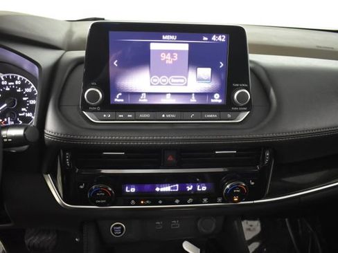 Used 2023 Nissan Rogue SL AWD/4WD image 18