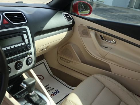 Used 2008 Volkswagen Eos 2.0T FWD image 18