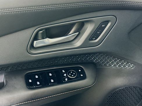 Used 2023 Nissan Ariya FWD image 15