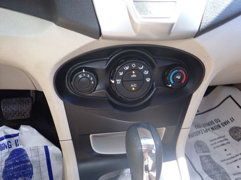 Used 2011 Ford Fiesta SE w/ 201A Rapid Spec Order Code image 17