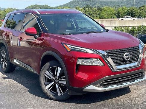Used 2023 Nissan Rogue Platinum FWD image 2