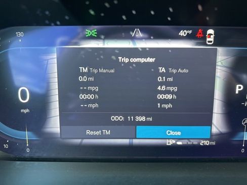 Certified 2025 Volvo XC60 B5 Plus image 21