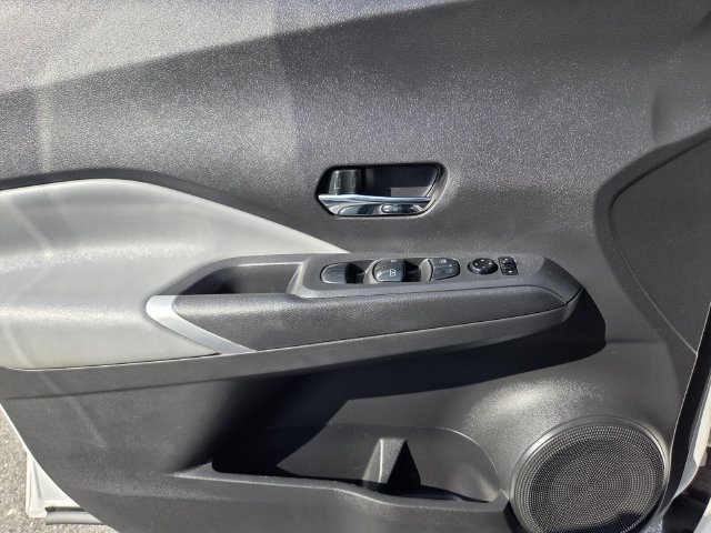 Used 2023 Nissan Kicks SR w/ SR Premium Package FWD image 22