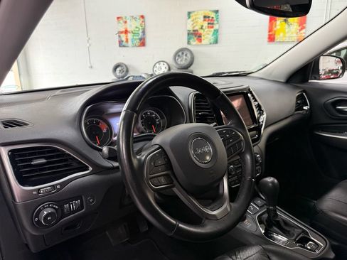 Used 2020 Jeep Cherokee Limited AWD/4WD image 10