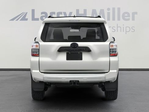 Used 2023 Toyota 4Runner TRD Off-Road Premium w/ Off Road Premium Plus Package image 5