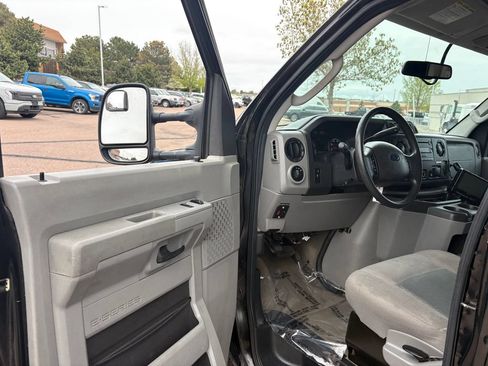 Used 2016 Ford E-450 and Econoline 450 Super Duty RWD image 11