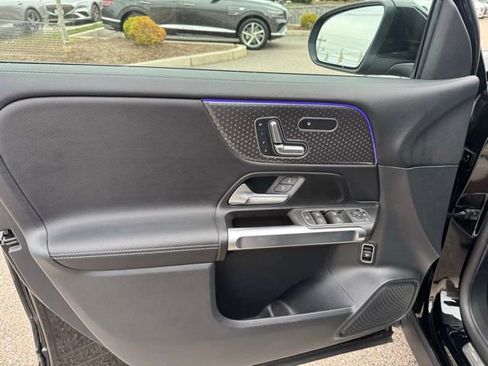 Used 2024 Mercedes-Benz GLB 250 4MATIC image 17