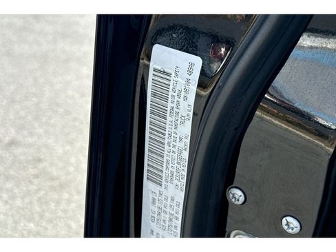 Used 2019 RAM 2500 Laramie image 32