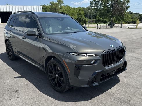Used 2026 BMW X7 xDrive40i w/ M Sport Package AWD/4WD image 2