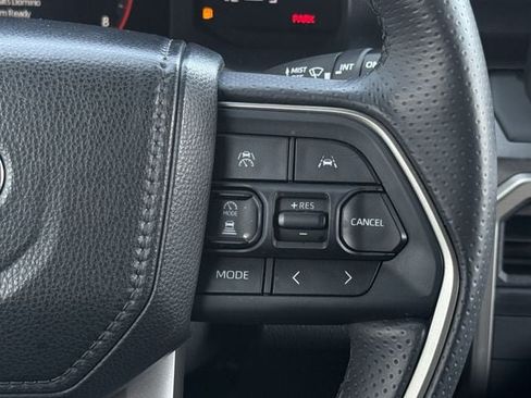 Used 2025 Toyota 4Runner SR5 AWD/4WD image 15