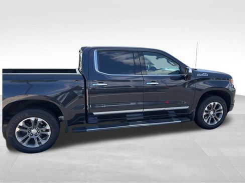 Used 2024 Chevrolet Silverado 1500 High Country w/ Z71 Off-Road Package AWD/4WD image 8