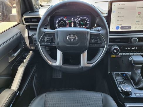 Used 2025 Toyota 4Runner Limited w/ Tow Technology Package AWD/4WD image 27