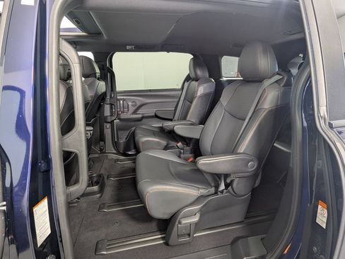 Used 2022 Toyota Sienna XSE AWD/4WD image 20