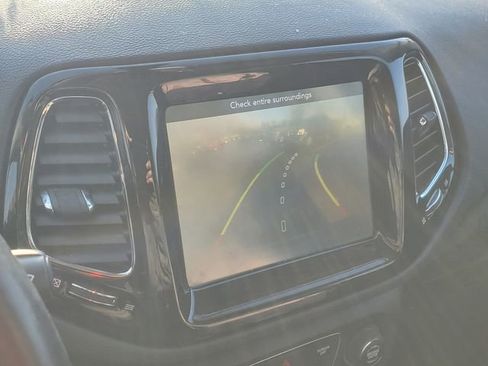 Certified 2020 Jeep Compass Limited image 11