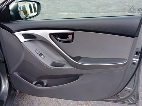 Used 2013 Hyundai Elantra GLS image 21