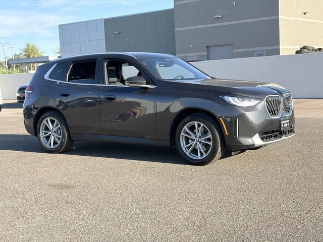 Used 2025 BMW X3 xDrive30i w/ Premium Package AWD/4WD image 4