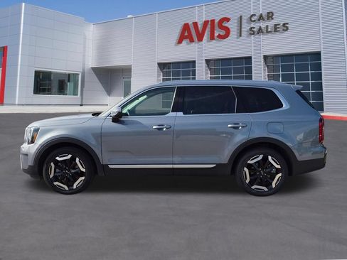 Used 2025 Kia Telluride S FWD image 10