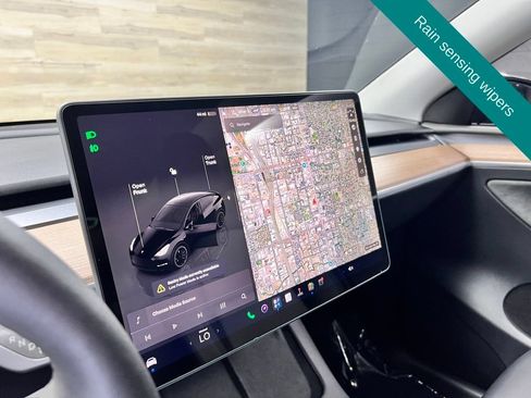 Used 2025 Tesla Model Y Performance AWD/4WD image 18