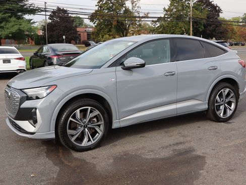 Used 2023 Audi Q4 e-tron Prestige image 2