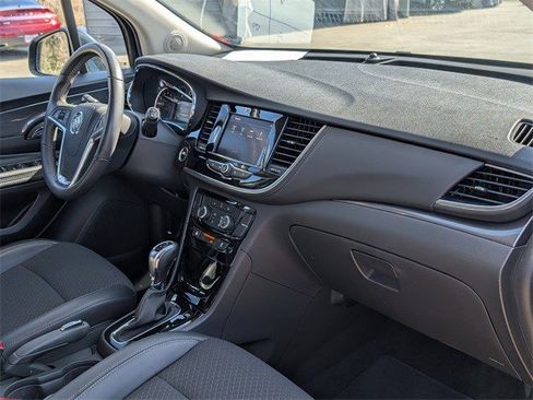 Certified 2022 Buick Encore Preferred image 24