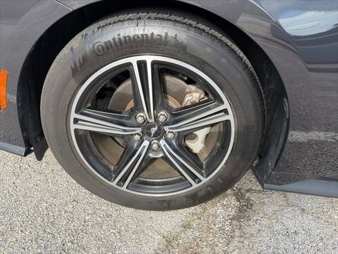 Used 2024 Ford Mustang Coupe RWD image 11