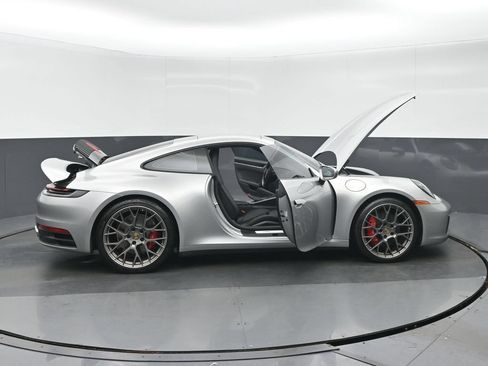 Used 2022 Porsche 911 Carrera 4S AWD/4WD image 39