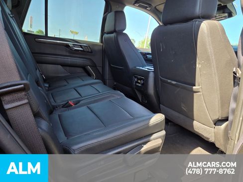 Used 2025 Chevrolet Tahoe LT AWD/4WD image 16