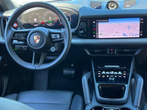 Certified 2025 Porsche Cayenne E-Hybrid AWD/4WD image 14