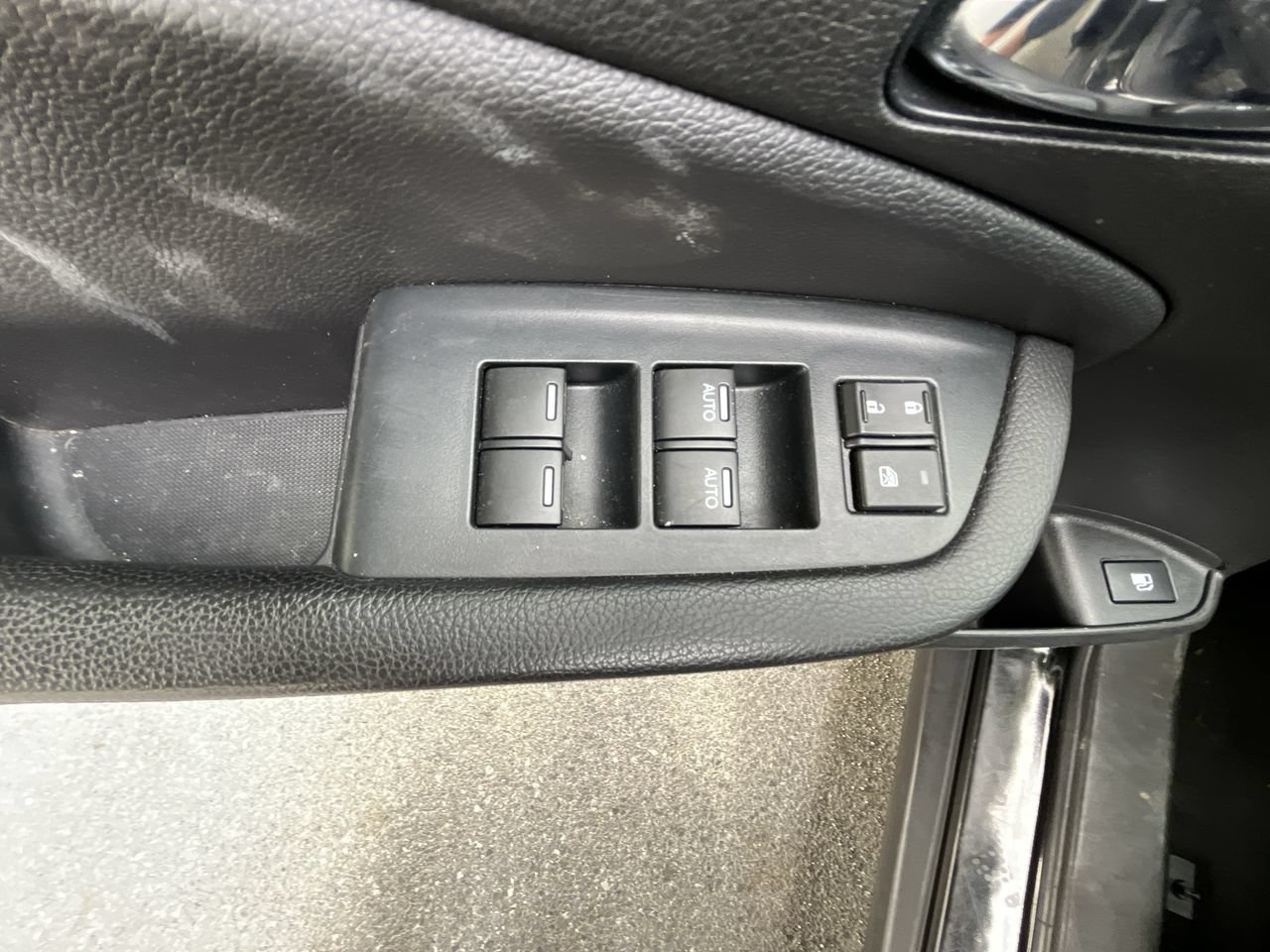 Used 2022 Honda Pilot Sport image 4