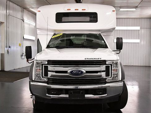 Used 2017 Ford F550 2WD Regular Cab Super Duty image 3