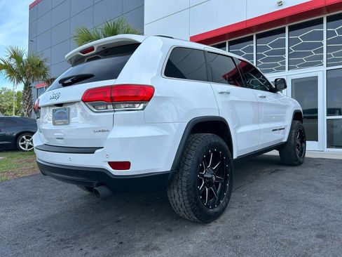 Used 2017 Jeep Grand Cherokee Laredo w/ Quick Order Package 23E image 4