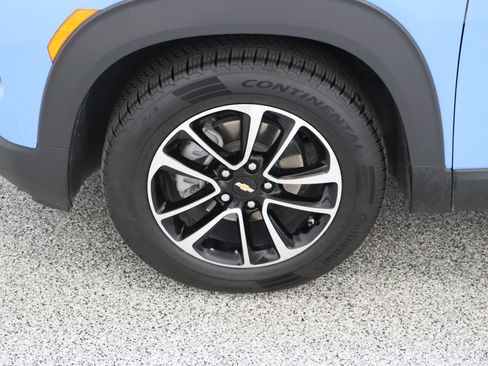 Used 2024 Chevrolet TrailBlazer LT w/ LT Cold Weather Package AWD/4WD image 11