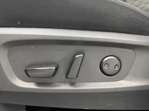 Used 2025 Nissan Pathfinder SV FWD image 10