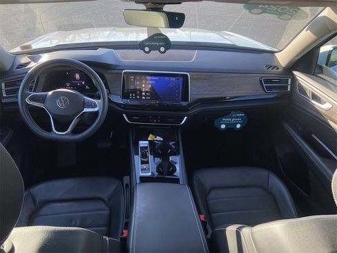 Used 2024 Volkswagen Atlas SEL image 21