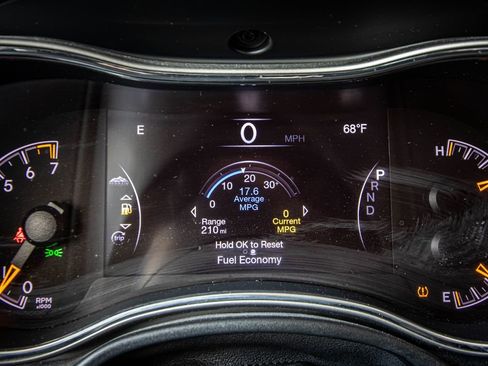 Used 2020 Jeep Grand Cherokee Limited image 37