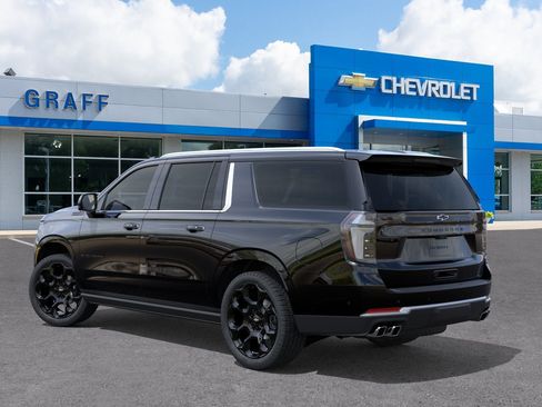 New 2026 Chevrolet Suburban High Country AWD/4WD image 3