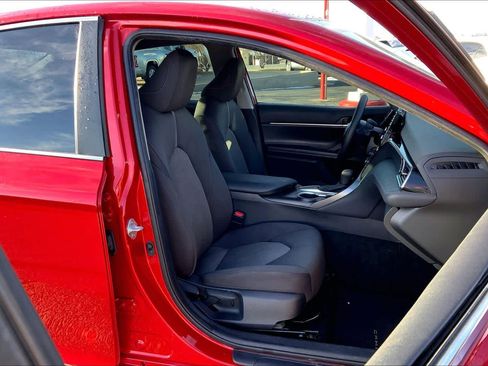 Used 2023 Toyota Camry LE image 9