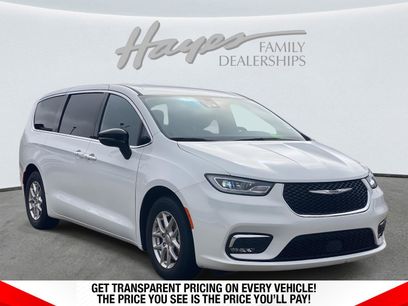 Certified 2025 Chrysler Pacifica Select