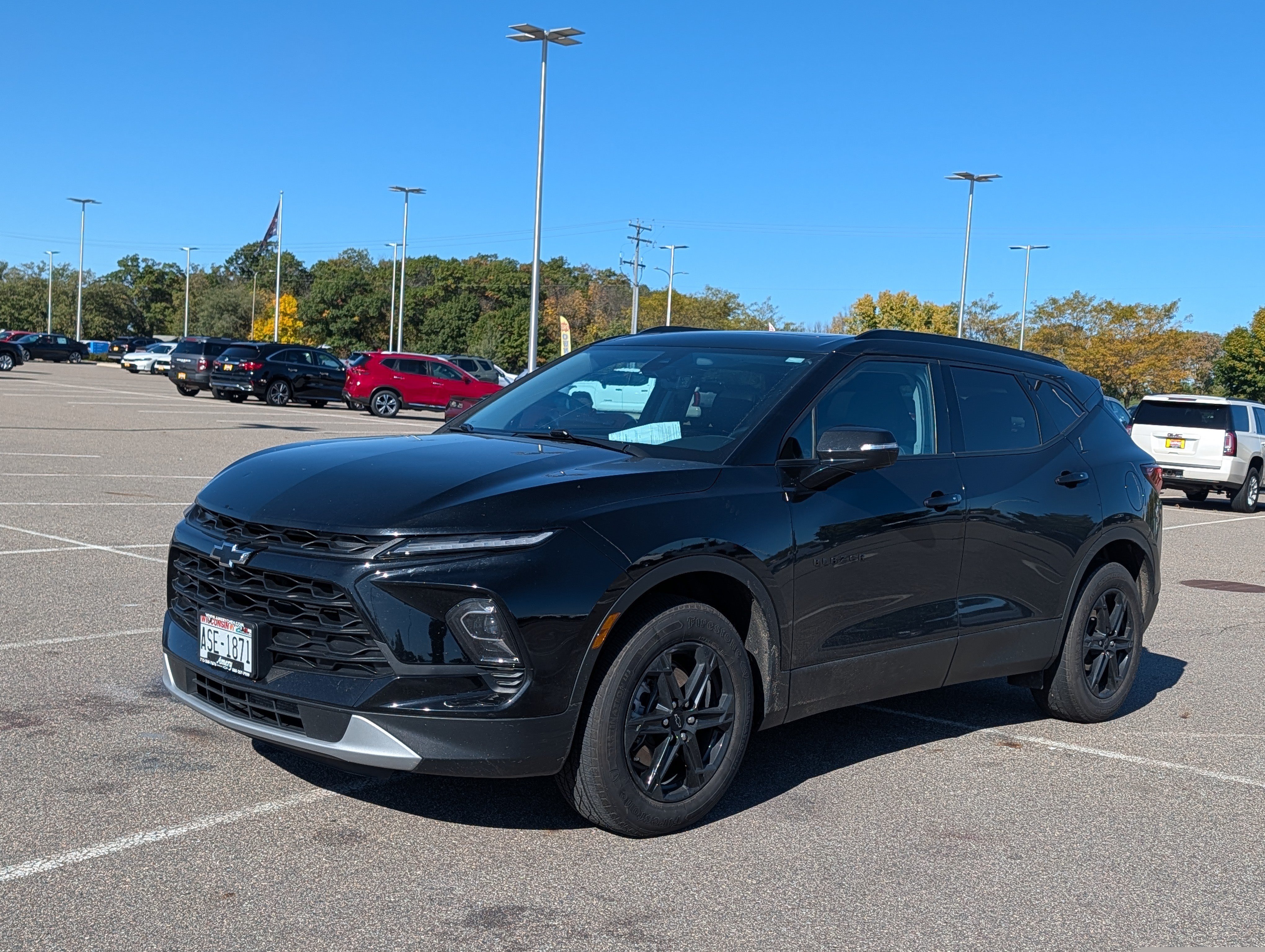 Used 2023 Chevrolet Blazer LT w/ Sound & Technology Package AWD/4WD image 2