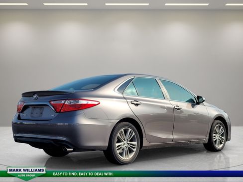 Used 2015 Toyota Camry SE FWD image 4
