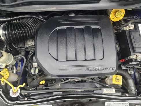 Used 2019 Dodge Grand Caravan SE w/ UConnect Hands-Free Group FWD image 30