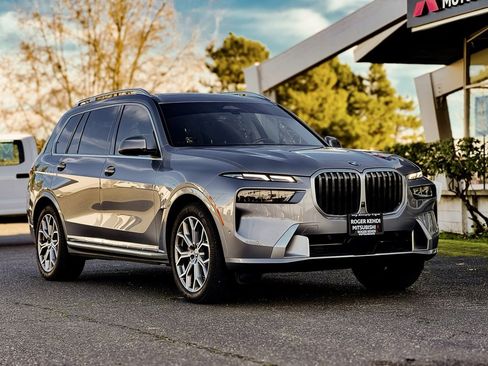 Used 2024 BMW X7 xDrive40i w/ Premium Package image 39