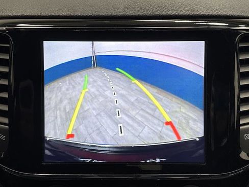 Used 2022 Jeep Grand Cherokee Limited image 11