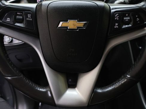 Used 2022 Chevrolet Trax LT w/ Driver Confidence Package AWD/4WD image 19