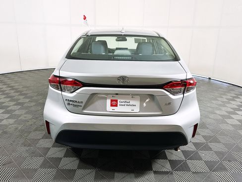 Used 2025 Toyota Corolla LE image 4