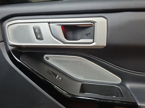 Used 2022 Ford Explorer ST w/ Equipment Group 401A image 11