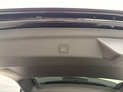 Used 2024 Chevrolet Suburban RST w/ Luxury Package image 23